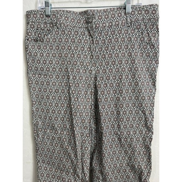 89th & Madison Sz 14 Stretch Trousers Women Brown Medallion Print Capri Length - Picture 2 of 7
